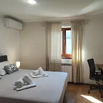 アパート Sea View Ana With A Private Jacuzzi Opatija *