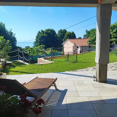 Sea View Ana With A Private Jacuzzi Opatija 아파트