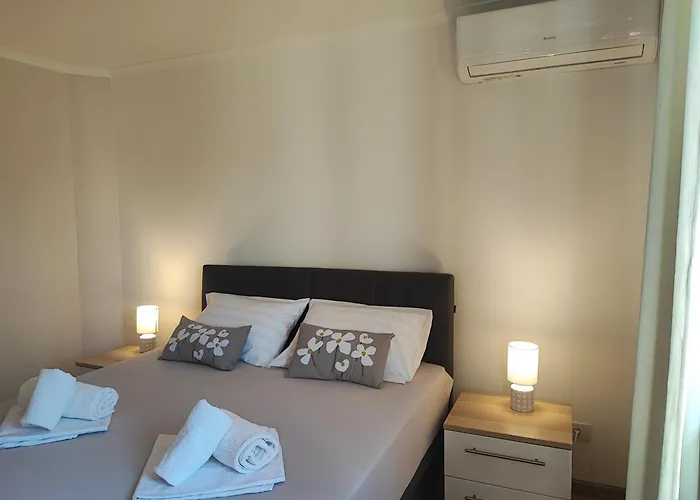 Sea View Ana With A Private Jacuzzi Opatija 公寓 Poljane