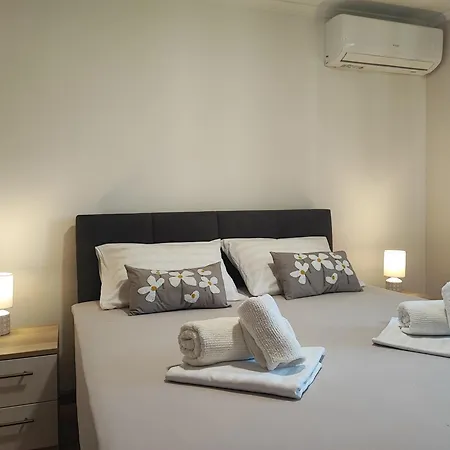 Sea View Ana With A Private Jacuzzi Opatija Apartman